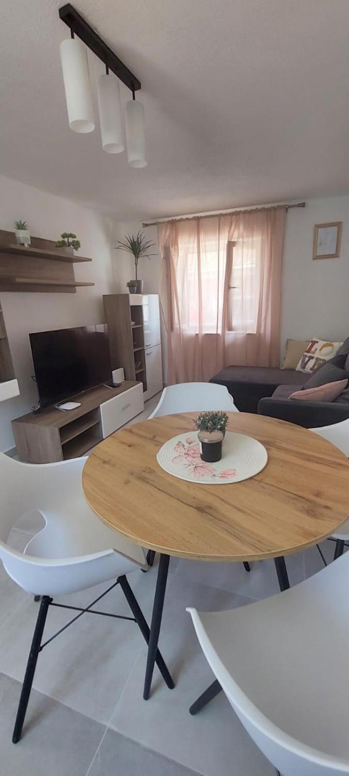 Apartment Olive Kaštela Zewnętrze zdjęcie